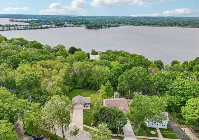 5th image of 150 Forest Ave, Fox Lake, IL 60020 | MLS# 12657809