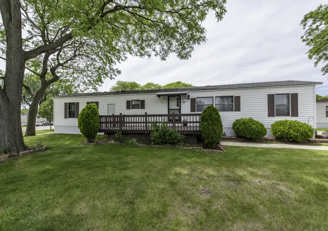 1st image of 696 Birch Ave, Park City, IL 60085 | MLS# 12657820