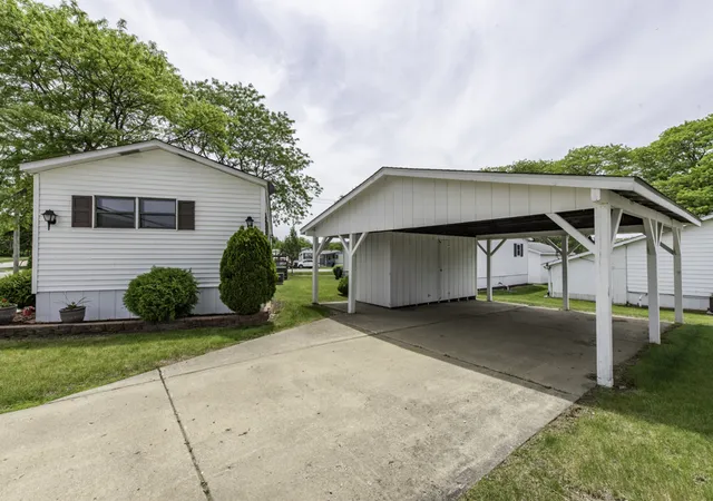 4th image of 696 Birch Ave, Park City, IL 60085 | MLS# 12657820