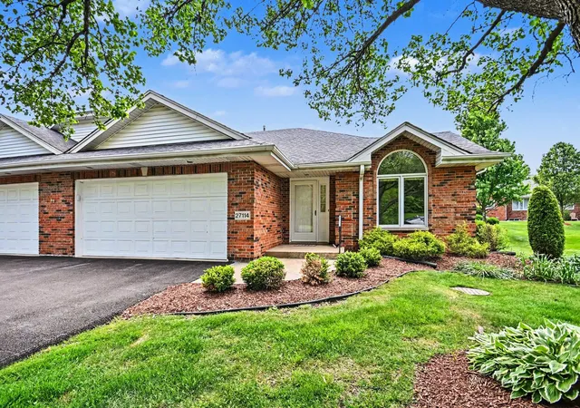 Photo 2 of Townhouse for sale at 27114 S Quiet Oak Ln, Crete, IL 60417 | MLS# 12657950 | Listing updated on 2026-09-15