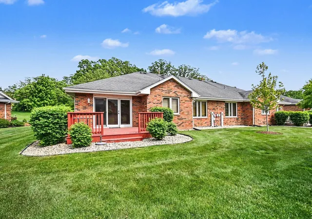 Photo 3 of Townhouse for sale at 27114 S Quiet Oak Ln, Crete, IL 60417 | MLS# 12657950 | Listing updated on 2026-09-15