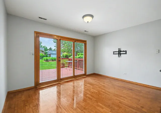 Photo 4 of Townhouse for sale at 27114 S Quiet Oak Ln, Crete, IL 60417 | MLS# 12657950 | Listing updated on 2026-09-15