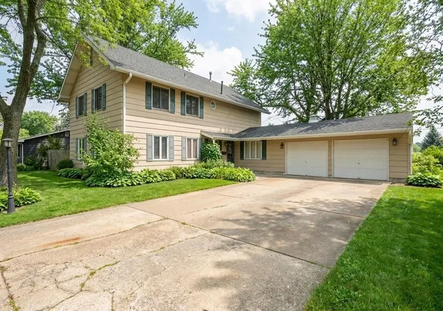 Photo 1 of Single family home for sale at 181 Tilton Park Dr, De Kalb, IL 60115 | MLS# 12657956 | Listing updated on 2026-09-28