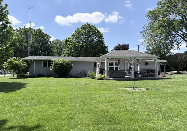Homes for sale in Shannon, IL | 617 S Linn St, Shannon, IL 61078 | MLS# 12657978