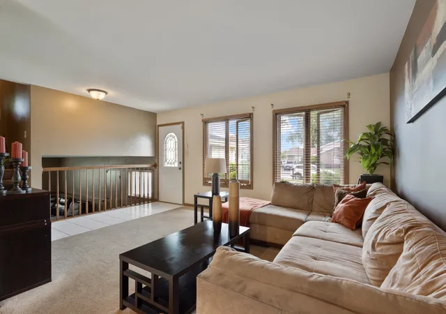 4th image of 3136 Rosiclaire Ct, South Chicago Heights, IL 60411 | MLS# 12657983