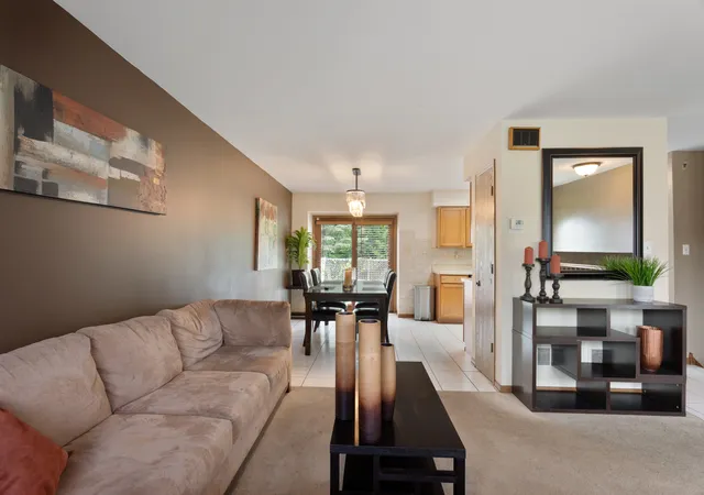 5th image of 3136 Rosiclaire Ct, South Chicago Heights, IL 60411 | MLS# 12657983