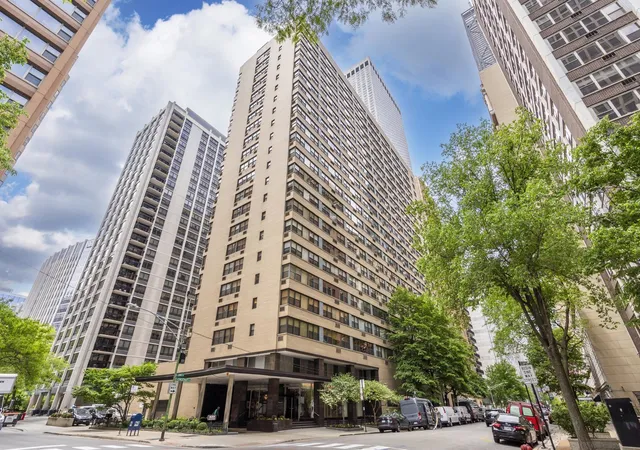 Homes for sale in Chicago, IL | 850 N Dewitt Pl #9AC, Chicago, IL 60611 | MLS# 12658006