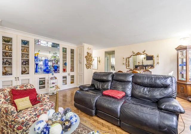 Homes for sale in Chicago, IL | 850 N Dewitt Pl #9AC, Chicago, IL 60611 | MLS# 12658006