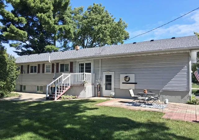 Photo 2 of Single family home for sale at 210 S Ben St, Plano, IL 60545 | MLS# 12658115 | Listing updated on 2026-10-04