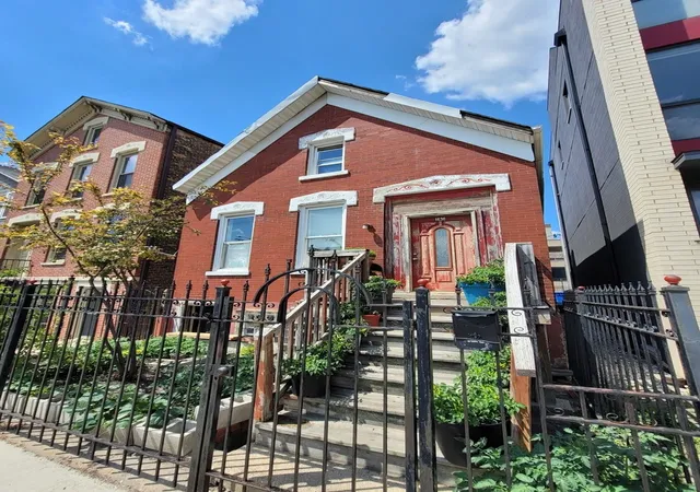 3rd image of 1636 W Augusta Blvd, Chicago, IL 60622 | MLS# 12658129