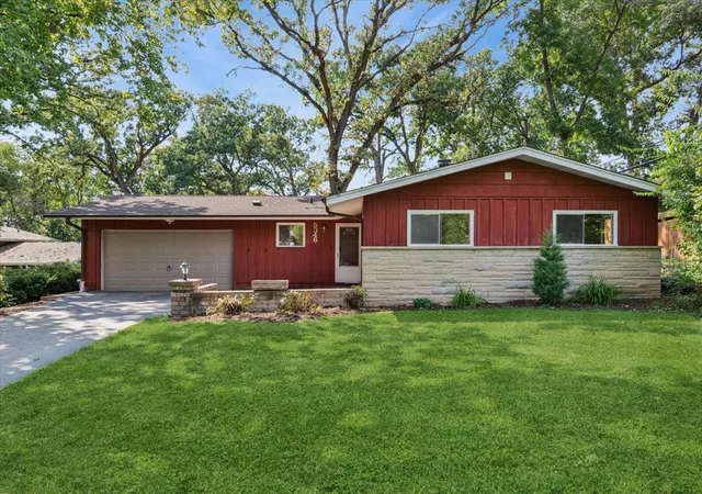 Photo 1 of Single family home for sale at 5346 Center Ave, Lisle, IL 60532 | MLS# 12658144 | Listing updated on 2026-09-16