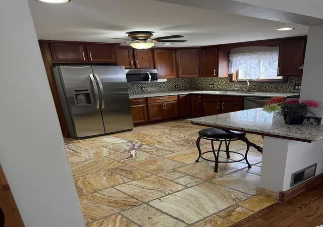 Photo 3 of Single family home for sale at 1010 Osmond Ave, Antioch, IL 60002 | MLS# 12658167 | Listing updated on 2026-10-09