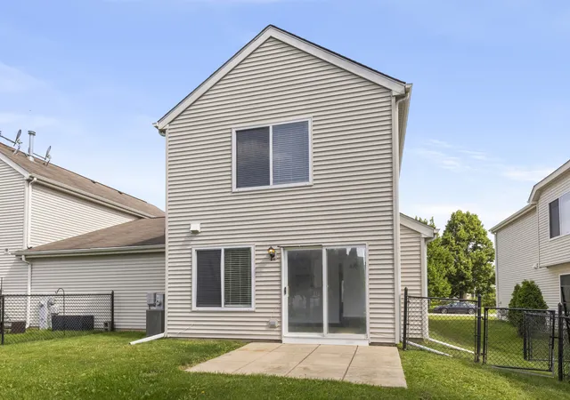 Homes for sale in Round Lake, IL | 97 W Amberley Dr, Round Lake, IL 60073 | MLS# 12658192