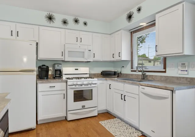 Homes for sale in Arlington Heights, IL | 1016 S Haddow Ave, Arlington Heights, IL 60005 | MLS# 12658278