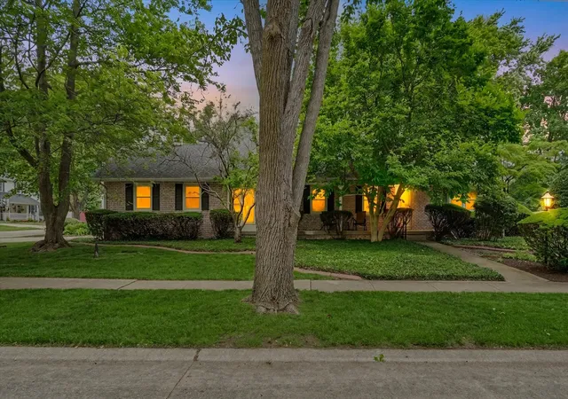 Photo 3 of Single family home for sale at 204 E Willard St, Urbana, IL 61801 | MLS# 12658294 | Listing updated on 2026-09-24