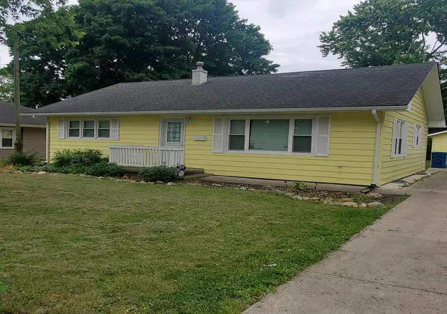 Photo 1 of Sale Pending at 959 S Western Ave, Watseka, IL 60970 | MLS# 12658315 | Listing updated on 2026-09-19