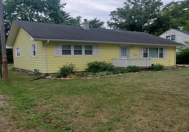 Photo 2 of Sale Pending at 959 S Western Ave, Watseka, IL 60970 | MLS# 12658315 | Listing updated on 2026-09-19