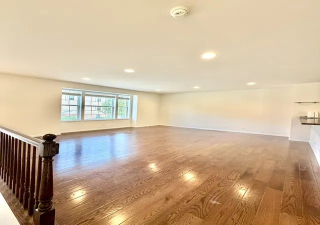 4th image of 38 Neri Dr, Schaumburg, IL 60194 | MLS# 12658328