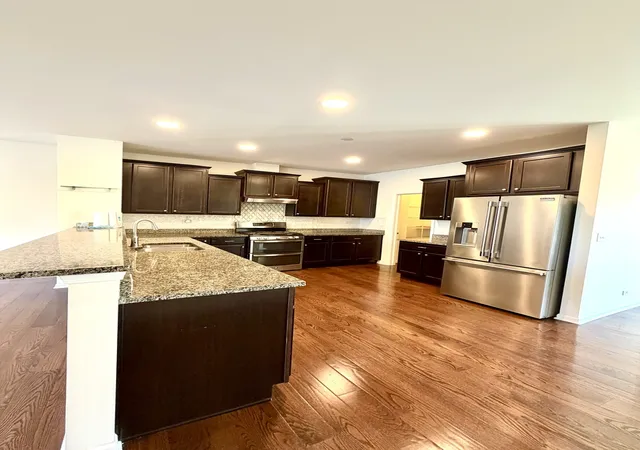 5th image of 38 Neri Dr, Schaumburg, IL 60194 | MLS# 12658328