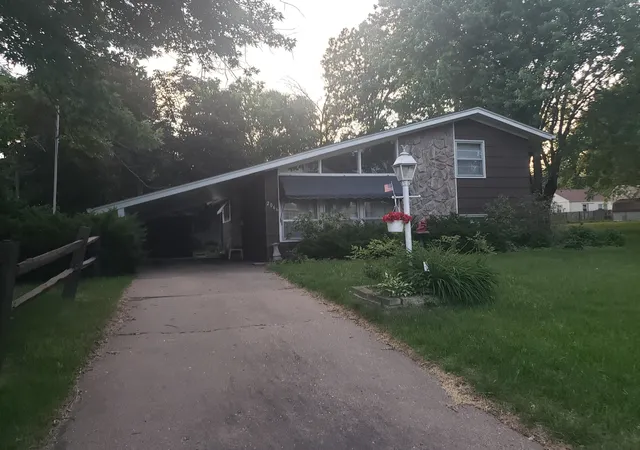 Photo 1 of Single family home for sale at 2066 38th Street, Rock Island, IL 61201 | MLS# 12658388 | Listing updated on 2026-10-06