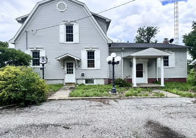 Homes for sale in Sandoval, IL | 5175 Us Hwy 51, Sandoval, IL 62882 | MLS# 12658424