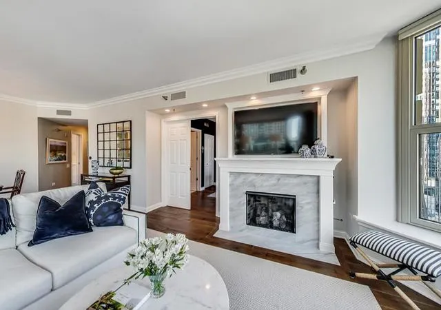 4th image of 25 E Superior St #1906, Chicago, IL 60611 | MLS# 12658450