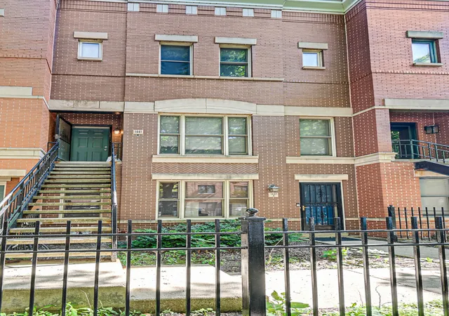 3rd image of 1441 W Fillmore St, Chicago, IL 60607