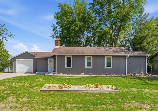 Homes for sale in Lyndon, IL | 104 1st Street E, Lyndon, IL 61261 | MLS# 12658605