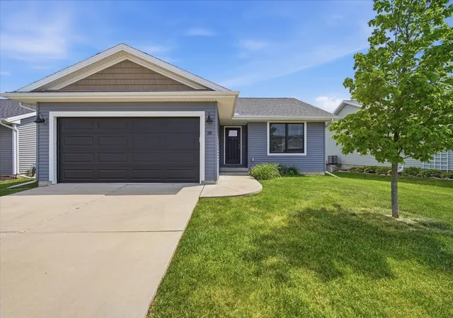 Homes for sale in Bloomington, IL | 38 Winding Wy, Bloomington, IL 61705 | MLS# 12658616