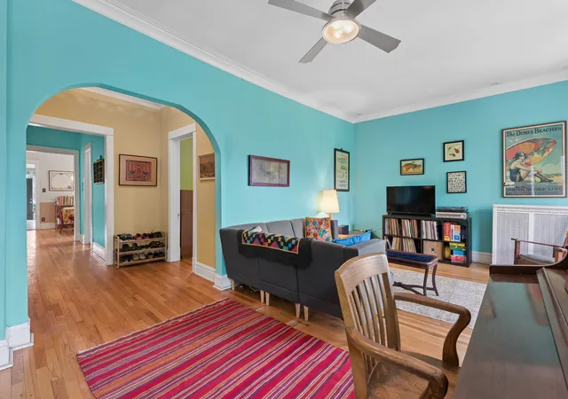 Homes for sale in Chicago, IL | 1229 W N Shore Ave, Chicago, IL 60626
