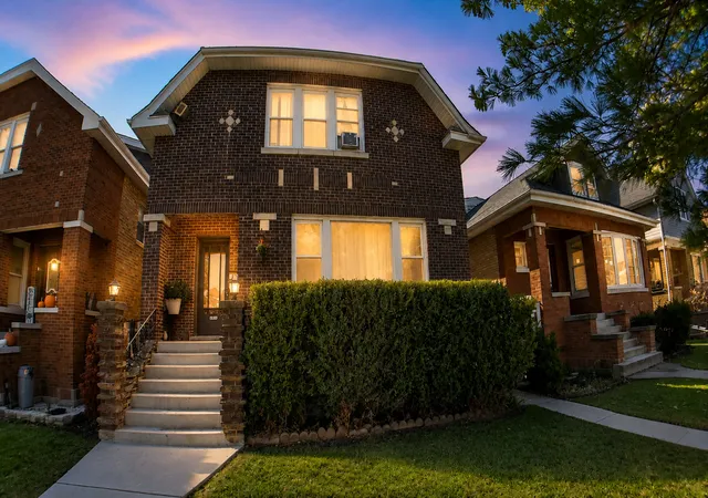2nd image of 5433 W Melrose St, Chicago, IL 60641 | MLS# 12658755