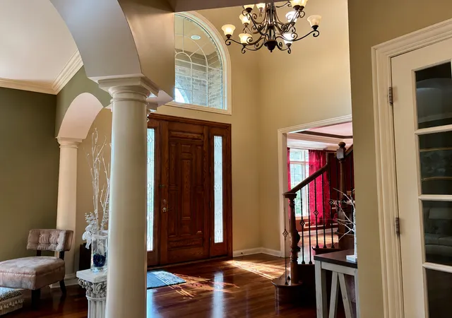 2nd image of 948 Lorie Ln, Lake Zurich, IL 60047 | MLS# 12658772