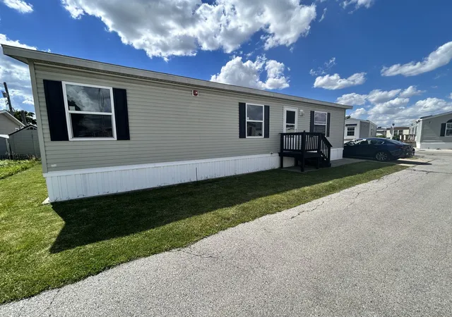 Photo 1 of Manufactured home for sale at 8800 S Harlem Ave #404, Bridgeview, IL 60455 | MLS# 12658801 | Listing updated on 2026-07-16