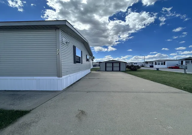 Photo 2 of Manufactured home for sale at 8800 S Harlem Ave #404, Bridgeview, IL 60455 | MLS# 12658801 | Listing updated on 2026-07-16