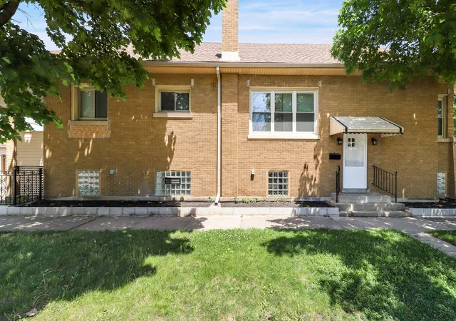 2nd image of 1648 Wisconsin Ave, Berwyn, IL 60402 | MLS# 12658816