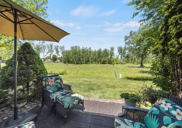 Homes for sale in Lake In The Hills, IL | 149 Polaris Drive, Lake In The Hills, IL 60156 | Houzeo