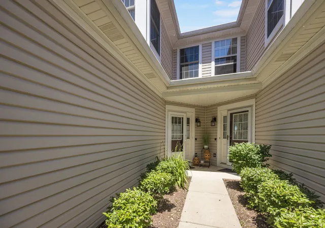 Homes for sale in Lake In The Hills, IL | 149 Polaris Dr #149, Lake In The Hills, IL 60156 | MLS# 12658885