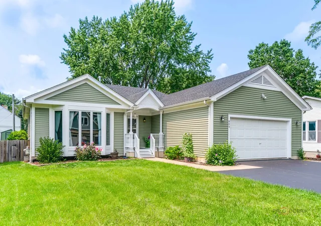 Photo 3 of Single family home for sale at 809 Carol Ave S, Mc Henry, IL 60050 | MLS# 12658887 | Listing updated on 2026-09-24