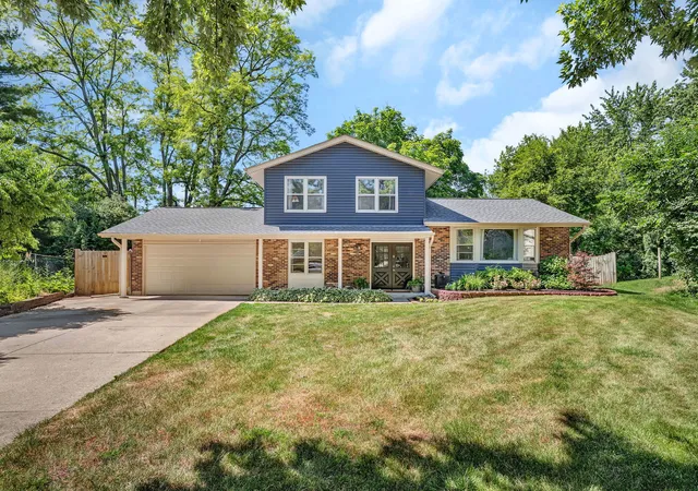 Homes for sale in Bolingbrook, IL | 5 Assembly Ct, Bolingbrook, IL 60440 | MLS# 12658917