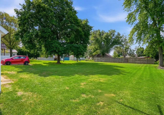 Homes for sale in Geneseo, IL | 526 E Orange St, Geneseo, IL 61254 | MLS# 12658938