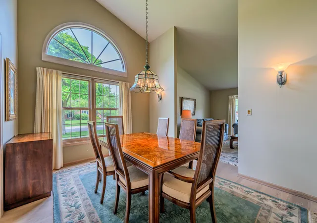 4th image of 1046 E Amberwood Cir, Naperville, IL 60563 | MLS# 12658980