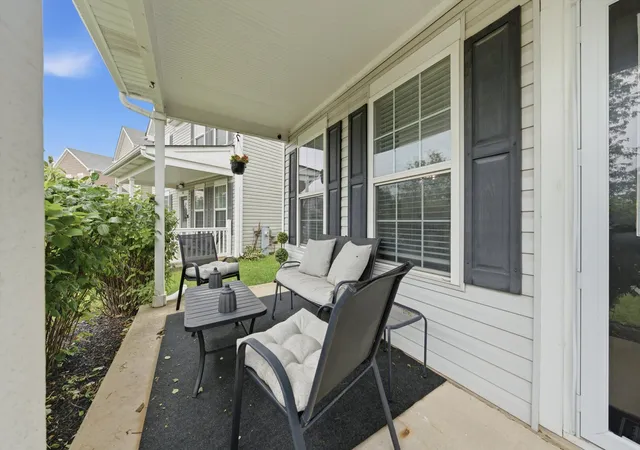Photo 3 of Single family home for sale at 450 Victoria Cir, Park Forest, IL 60466 | MLS# 12659080 | Listing updated on 2026-09-30