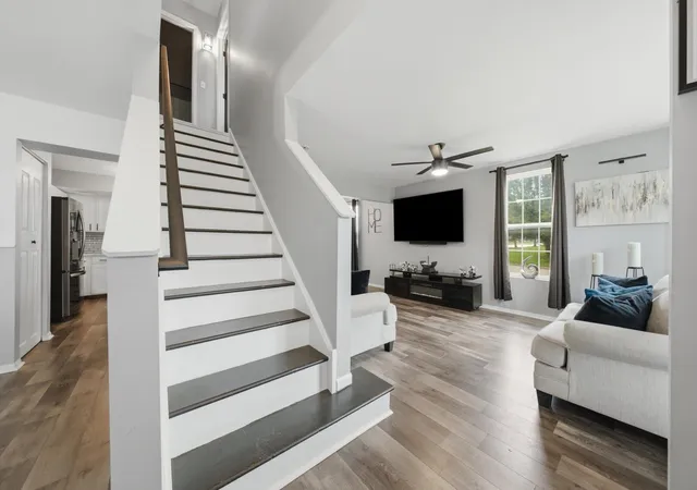 Photo 4 of Single family home for sale at 450 Victoria Cir, Park Forest, IL 60466 | MLS# 12659080 | Listing updated on 2026-09-30