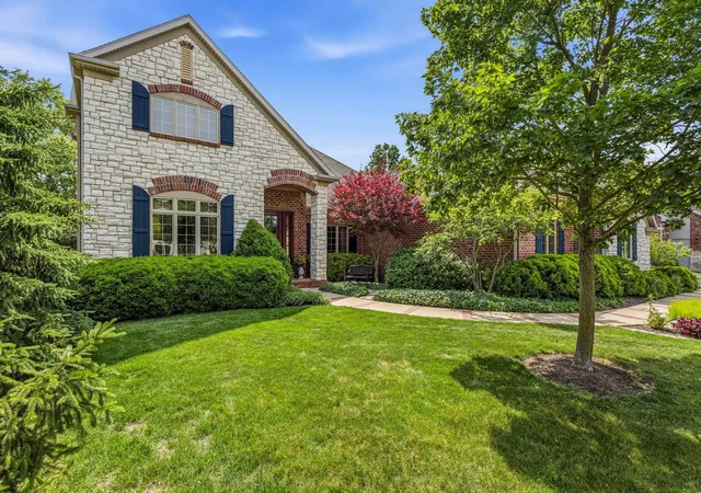 2nd image of 4706 Chestnut Grove Dr, Champaign, IL 61822 | MLS# 12659103