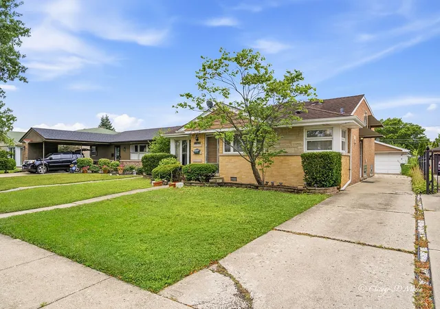 Photo 3 of Single family home for sale at 7349 W Breen St, Niles, IL 60714 | MLS# 12659107 | Listing updated on 2026-09-20