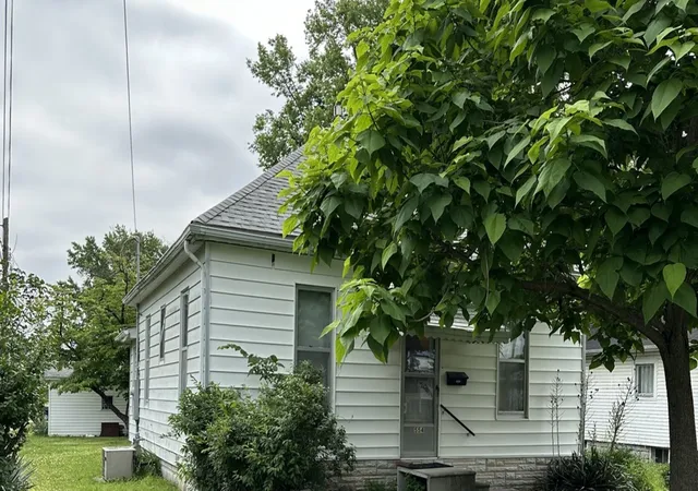 Homes for sale in Duquoin, IL | 554 North Division St, Duquoin, IL 62832 | MLS# 12659130