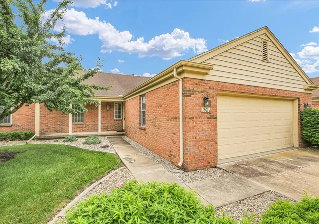 3rd image of 1501 Broadmoor Dr #B, Champaign, IL 61821 | MLS# 12659160