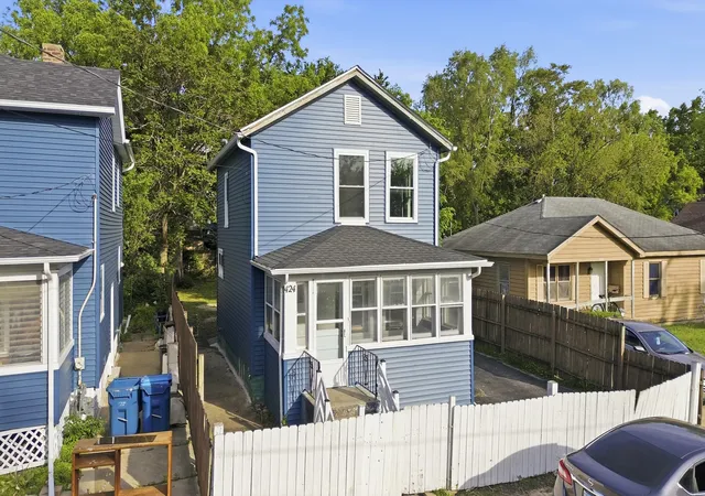 1st image of 424 Titsworth Ct, Aurora, IL 60505 | MLS# 12659165
