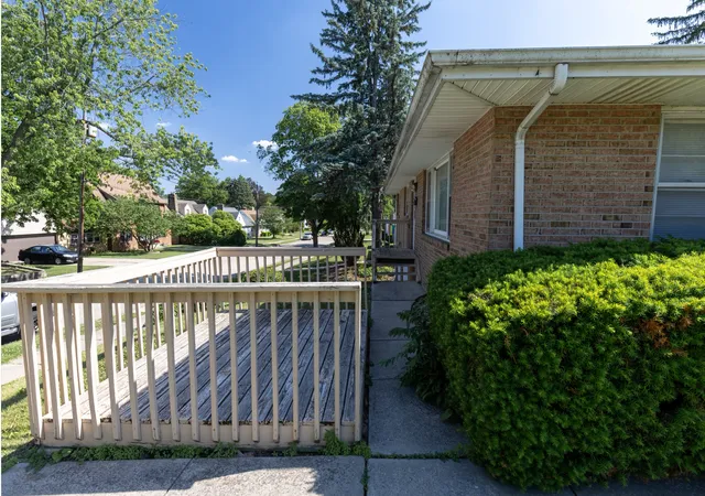 Listing Photo 4 - Condo for sale in building located at 1807 Guilford Rd, Rockford, IL 61107