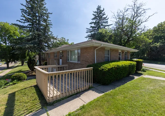 Listing Photo 5 - Condo for sale in building located at 1807 Guilford Rd, Rockford, IL 61107